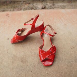 Aerosoles Hornet Red Patent Wedge Sandals Size 8 Ankle Strap Buckle Comfort